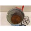 Image 3 : Metal Bucket w/Pulleys (4)