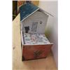 Image 3 : Vintage Tin Dollhouse