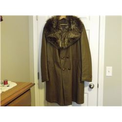 Genuine Leather Jacket w/Raccoon Trim (Circa 1950's)(Size 42)