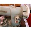 Image 3 : Vintage Singer Sewing Machine In Carrying Case