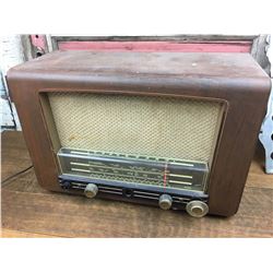 Philips Type 725 (Radio Powers on)