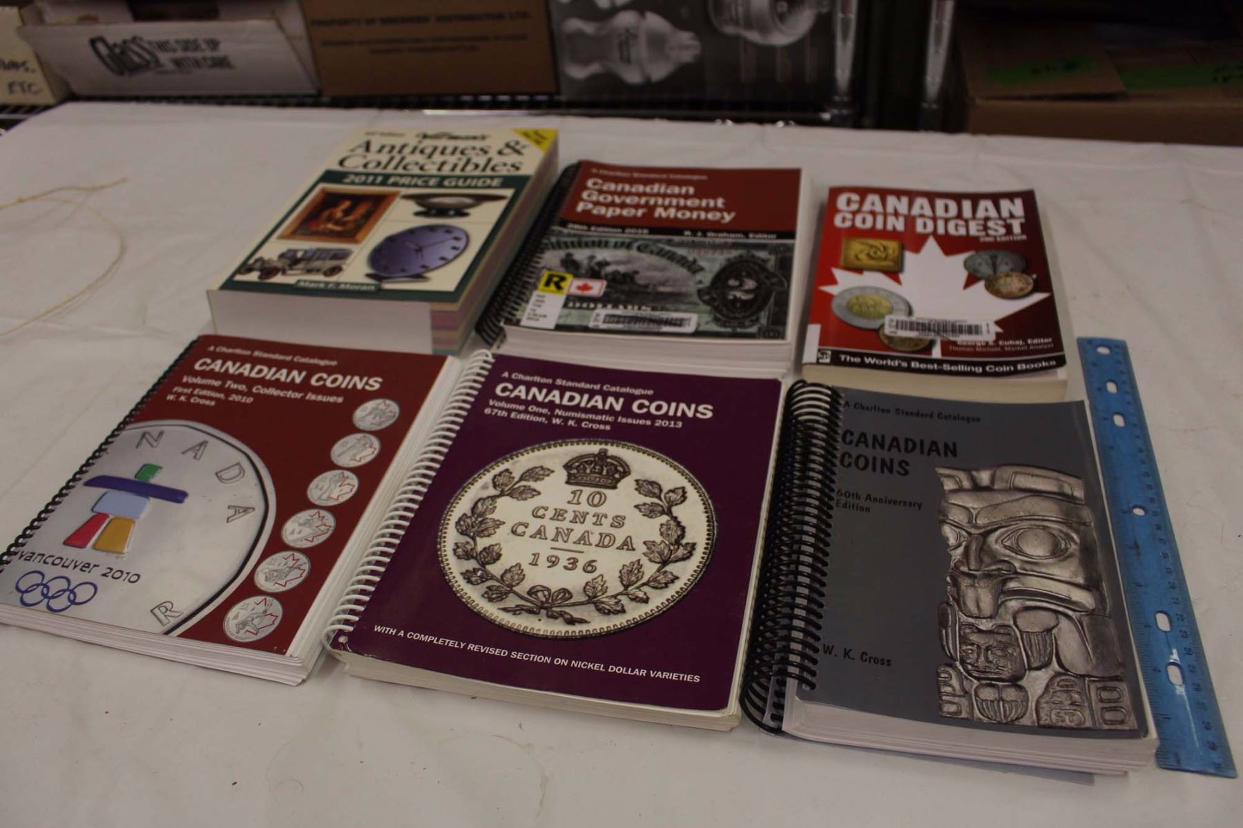 Lot of Canadian Coins Books(5)&A Antiques&Collectibles Book