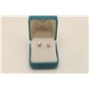 Image 1 : One pair of diamond studs in 14k white gold,  diamonds weighing approx. 0.90ct Color G  clarity VS 2