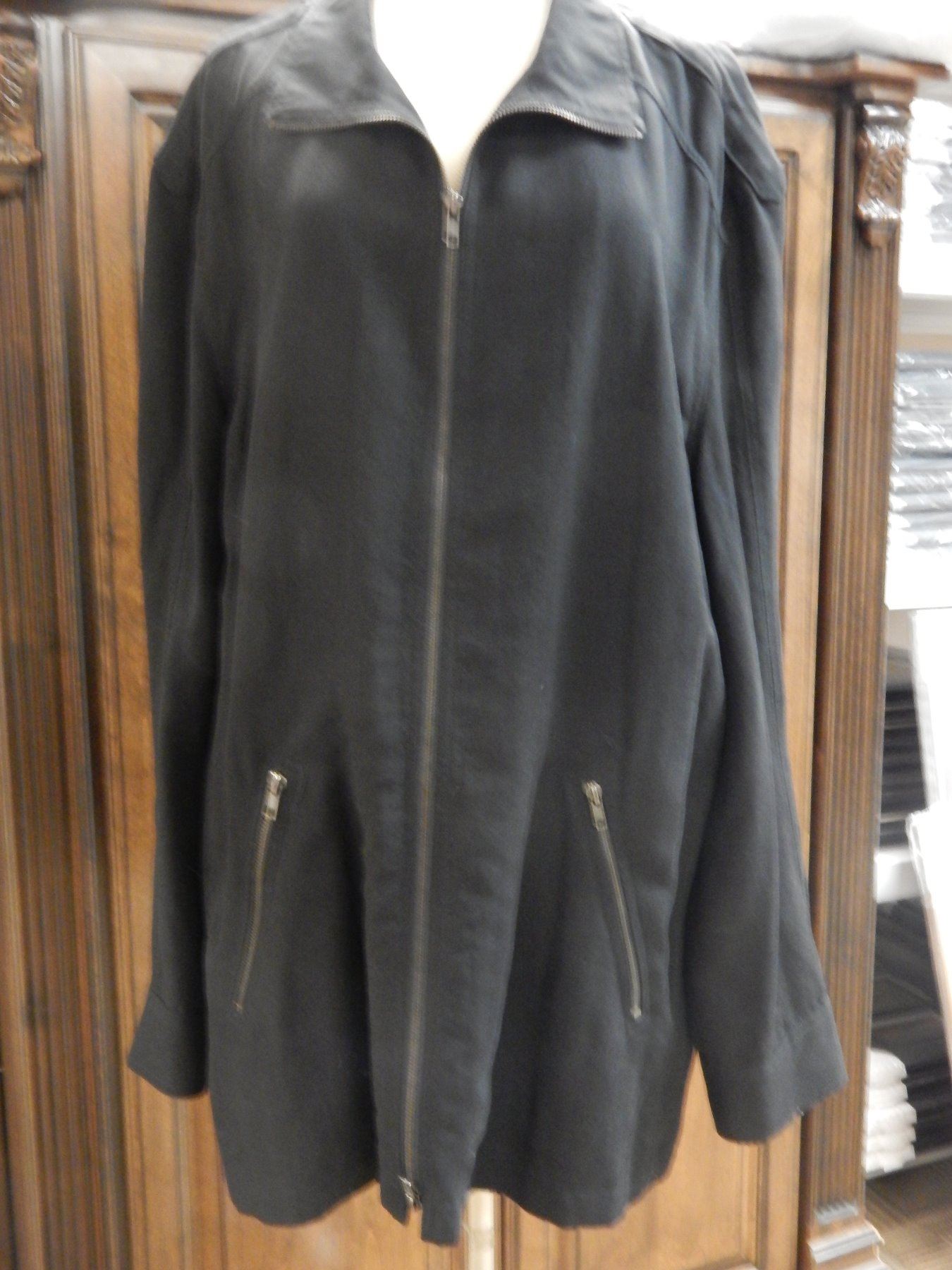 Nathan Fillion Castle Screen Worn Jacket Time Of Our Lives Nathan Fillion Castle Screen Worn Jacket Time Of Our Lives