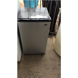 Sanyo mini fridge