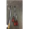 Image 1 : "Snap-on" torque wrench and "Mac tools" socket
