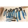 Image 1 : Box lot of channel locks