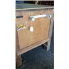 Image 2 : Wooden work bench