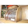 Image 1 : VINTAGE CIGAR DISPLAY WITH PLEXIGLASS