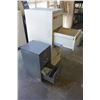 Image 2 : 4 DRAWER METAL FILING CABINET AND 2 DRAWER METAL FILING CABINET