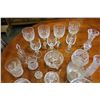 Image 2 : SHELF LOT OF VARIOUS CRYSTAL