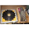 Image 1 : WOOD TRAY OF GEAR CUTTERS