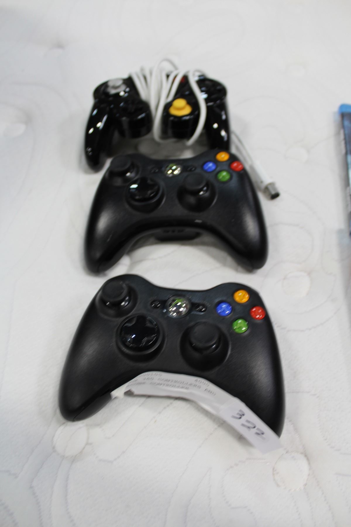 2 XBOX 360 CONTROLLERS AND GAMECUBE CONTROLLER Big Valley Auction