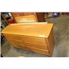 Image 1 : SOLID OAK 6-DRAWER DRESSER WITH MIRROR