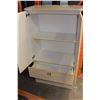 Image 2 : WHITE WARDROBE