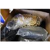 Image 2 : BOX OF SEAT CUSHIONS, NECK PILLOWS AND BEADED SEAT COVERS