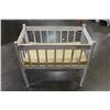 Image 1 : SMALL PAINTED CRIB