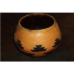 Contemporary Navajo Pot- Maker Arnold Lameman- Paints Slips are Natural Pigmients of Earth- Certific