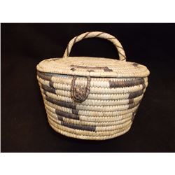 Vintage Lidded Papago Basket- Devil Claw Pattern- 4.5" H X 8.5" W