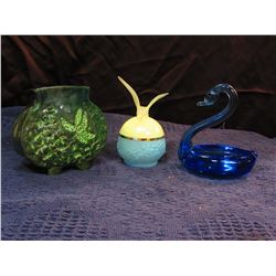 GREEN VASE, AVON PERFUME BOTTLE & BLUE SWAN DISH