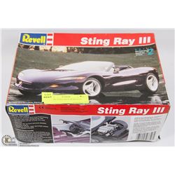 VINTAGE STING RAY III REVELL MODEL