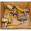 Image 1 : LOT OF 5 BALL 1-1/4" VALVES