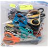 Image 1 : BAG OF SCISSORS