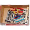Image 1 : FLAT OF WRENCHES & VARIOUS PLIERS & SNIPS
