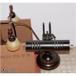 BOX OF 2 LAMPS INCL ANTIQUE FINISH