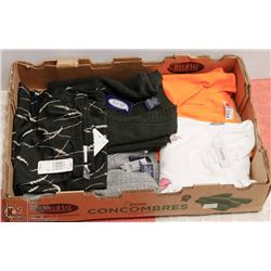 FLAT OF LADIES CLOTHING SIZE 2X, INCLUDES 1 SKIRT