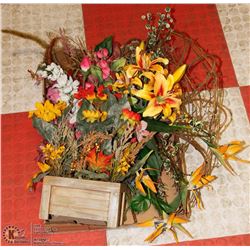 LARGE FLAT OF FAUX FLOWERS AND GARDEN DÉCOR