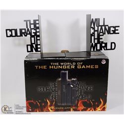 THE WORLD OF THE HUNGER GAMES BOOK ENDS