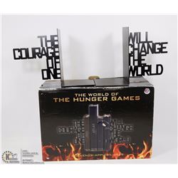 THE WORLD OF THE HUNGER GAMES BOOK ENDS