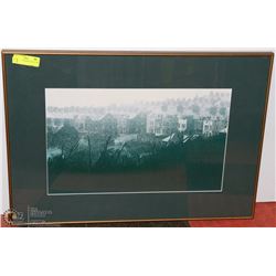 FRAMED PROFESSIONALLY PICTURE ABSTRACT