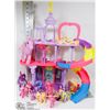 Image 1 : MY LITTLE PONY PLAY SET WITH ABOUT 13 PONY'S