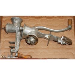 PAIR OF VINTAGE MEAT GRINDER & EXTRA DISCS