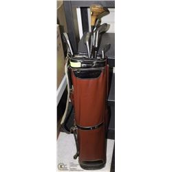 12) VINTAGE GOLF BAG WITH 7 CLUBS