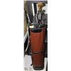 Image 1 : 12) VINTAGE GOLF BAG WITH 7 CLUBS