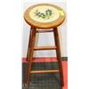 Image 1 : WOODEN BAR STOOL WITH DECORATIVE TOP AND SPINDLE