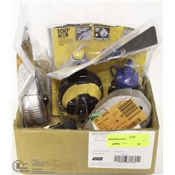 5 CHALK LINE PODS WITH 2 BOTTLES OF CHALK