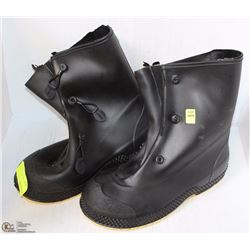 NEW PAIR OF SERVUS SIZE:6-8 RUBBER OVERBOOT