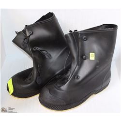 NEW PAIR OF SERVUS SIZE:6-8 RUBBER OVERBOOT