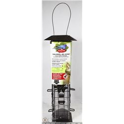 SQUIRREL BE GONE WILD BIRD FEEDER,HOLDS 2LBS