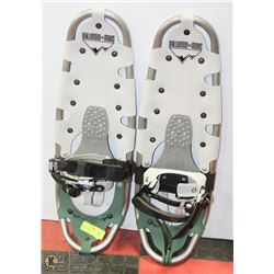 BRAND NEW LADIES SNOWSHOES