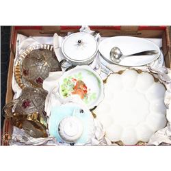 FLAT W/VINTAGE ITEMS INCL. STAFFORDSHIRE