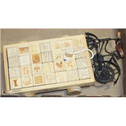 WOOD CARVED BLOCKS AND WAGON SET WITH CHAIN