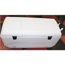 LARGE IGLOO COOLER