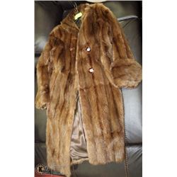 MUSKRAT FUR COAT SIZE APPROX SM-MED