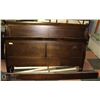 Image 1 : QUEEN  SIZE SLEIGH BED WITH HEADBOARD, FOOT BOARD