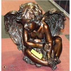 PLASTIC GARDEN CHERUB